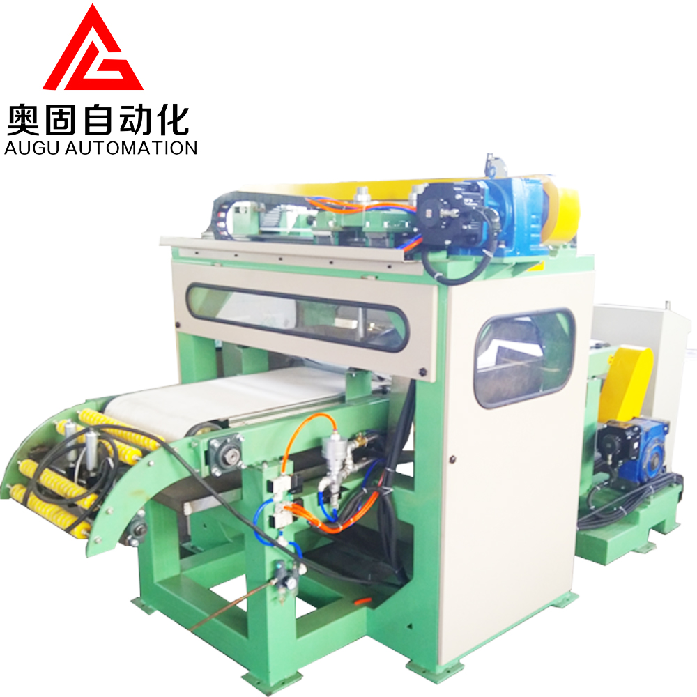 Machine de découpe de bandes de roulement Augu : précise, efficace et personnalisable selon vos besoins !