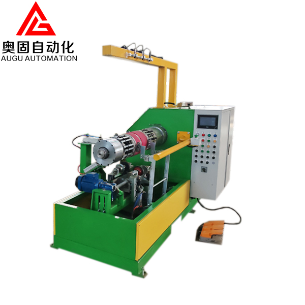 Machine de construction de pneus de tricycle